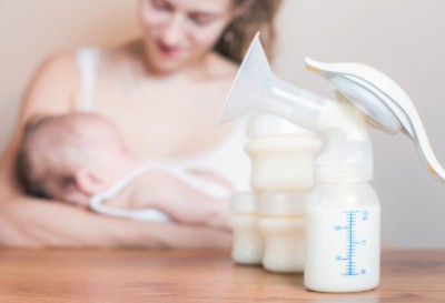 Хранение грудного молока после сцеживания