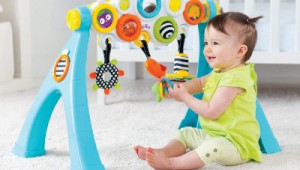 10 игр и веселых занятий с ребенком 7-9 месяцев