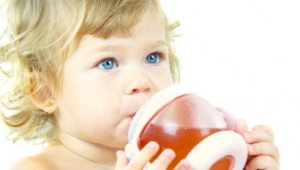 Клюква в питании детей: когда вводить, как приготовить клюквенный морс