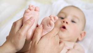 У ребенка облазит кожа на пальцах ног
